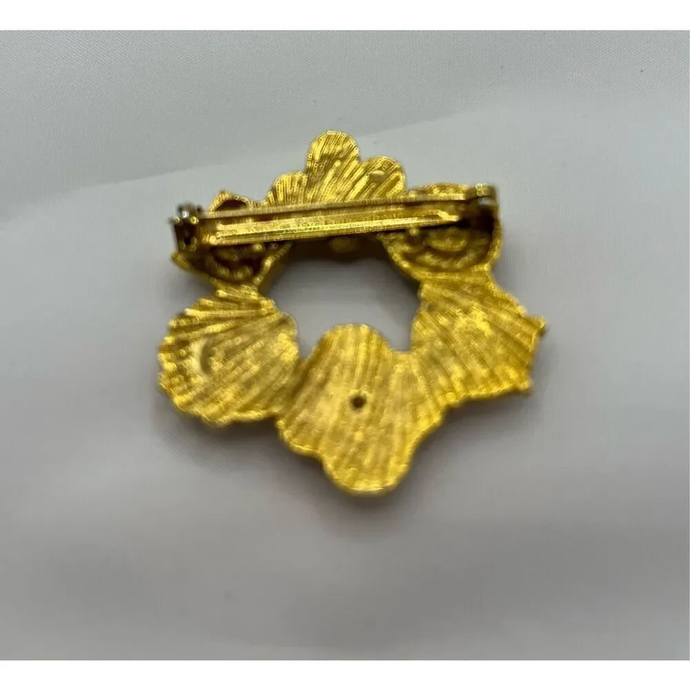 Lot of Four Vintage Goldtone Brooches